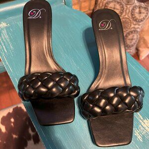 Heart in D braided Toe Slip-On Strappy Black Heels